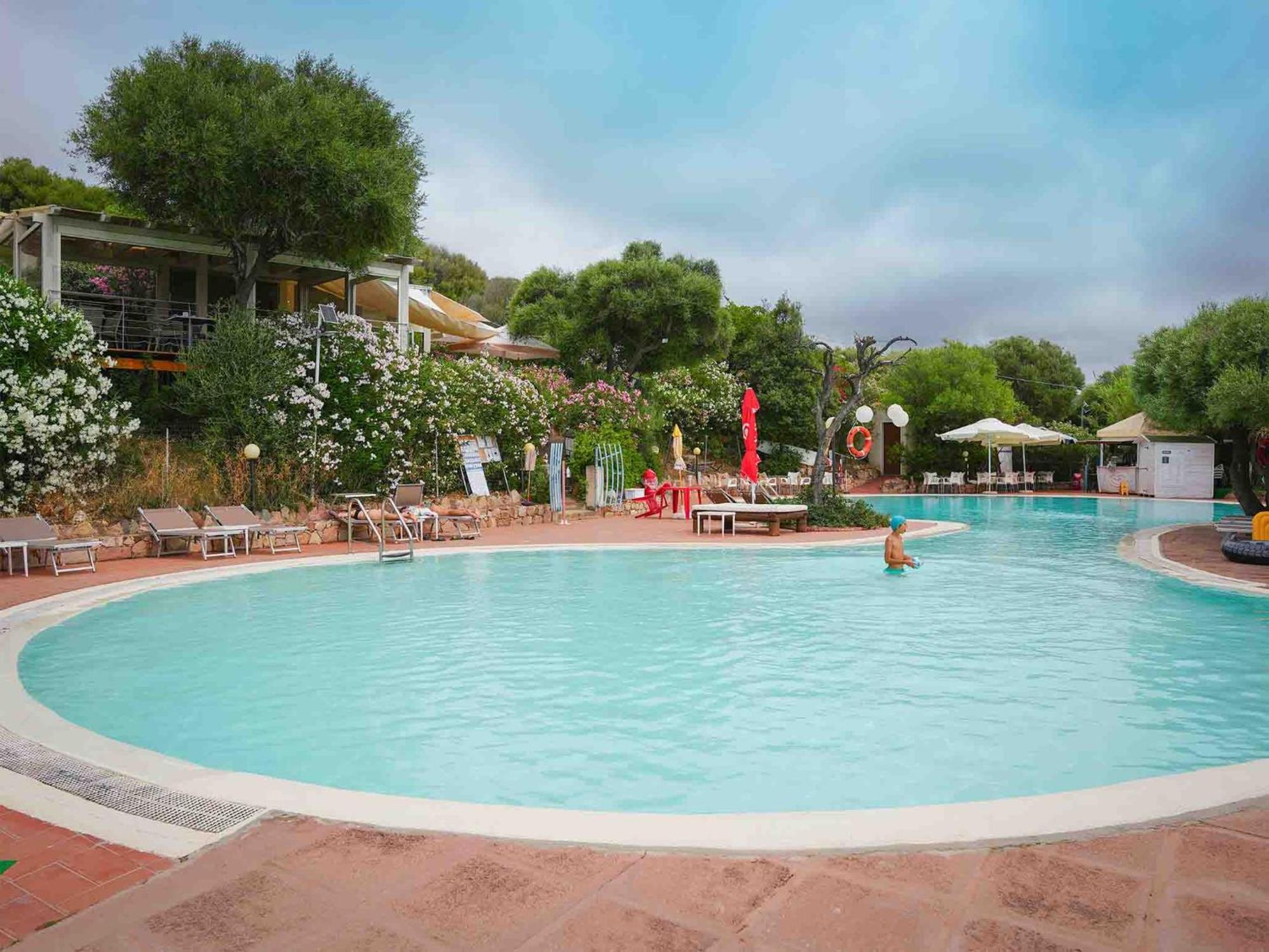 Il Borgo Di Badesi Aparthotel Exterior foto
