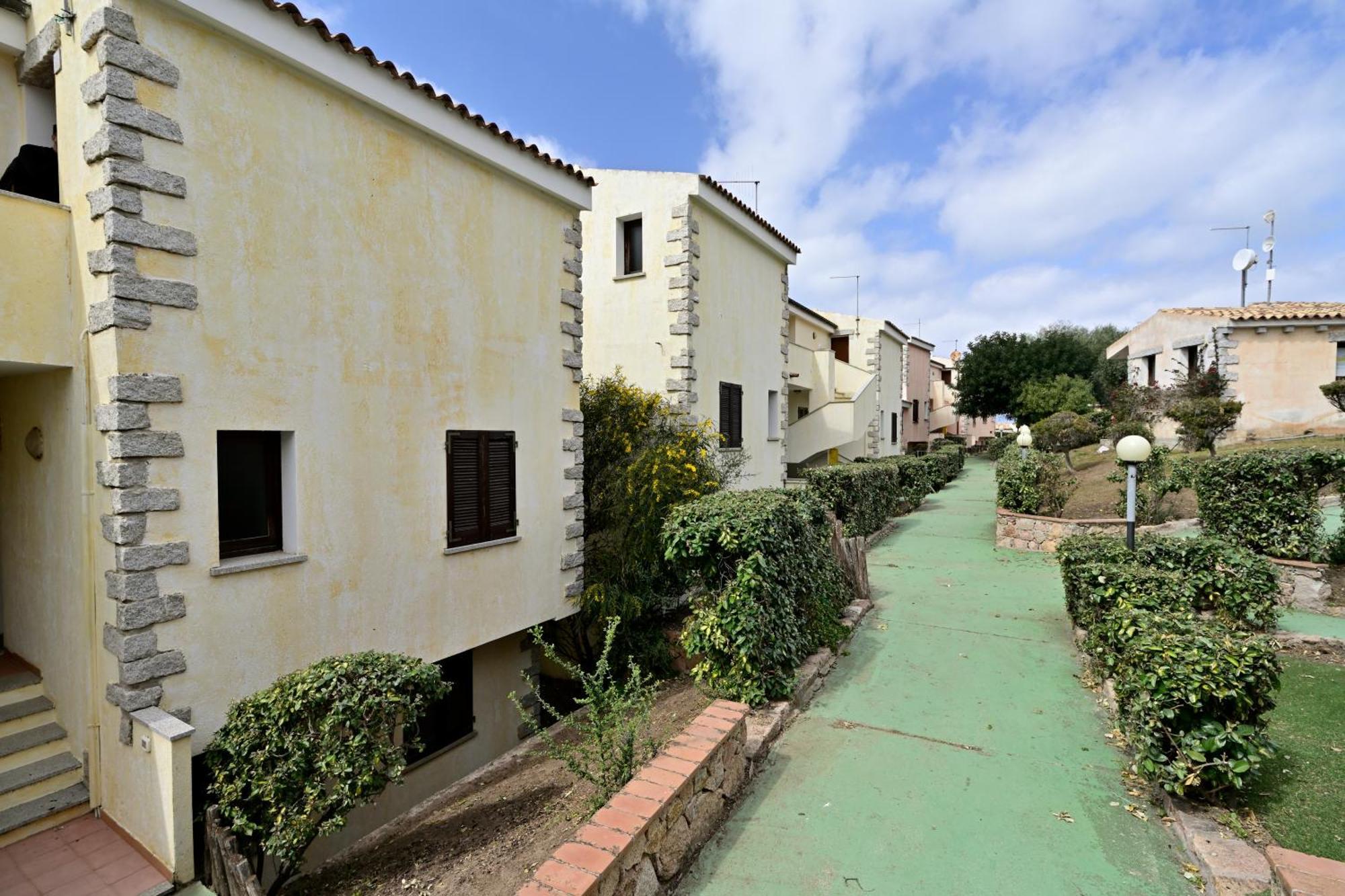 Il Borgo Di Badesi Aparthotel Exterior foto