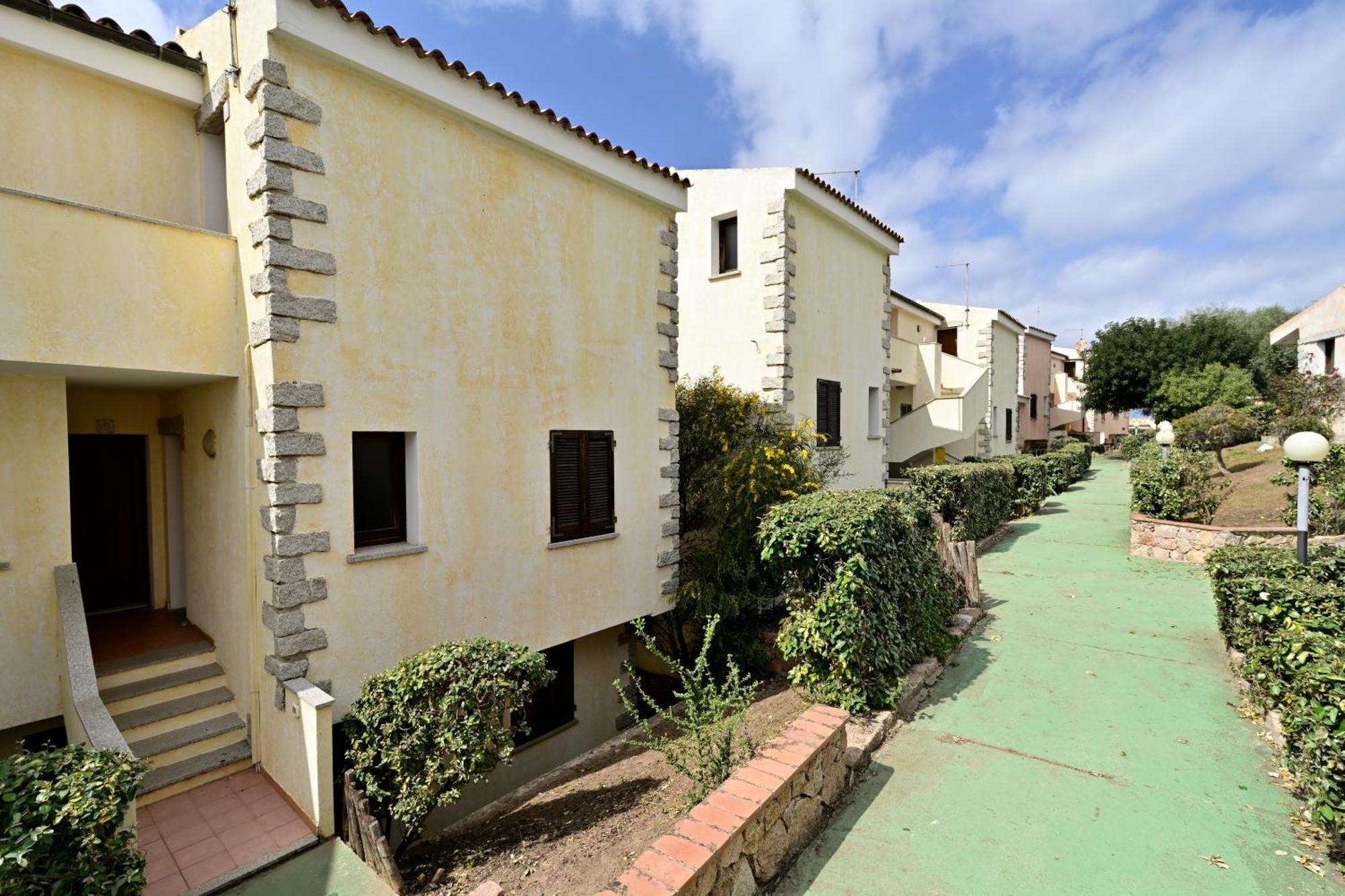 Il Borgo Di Badesi Aparthotel Exterior foto